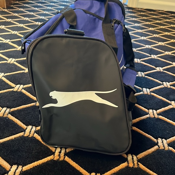Slazenger duffel bag. - Picture 3 of 7